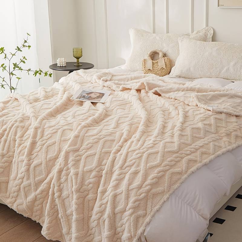 Luxurious Nordic-Style Coral Fleece Blanket